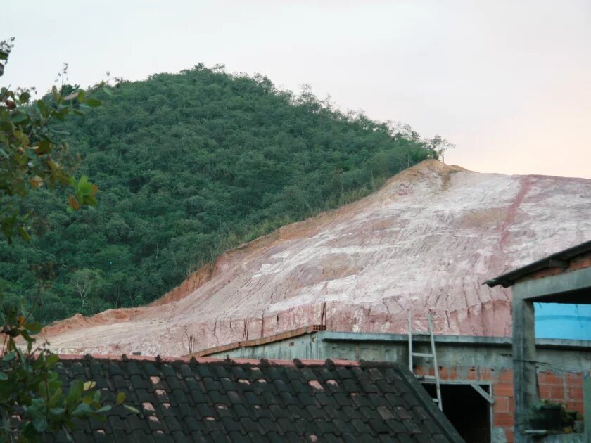Rio de Janeiro – Folgen der Entwaldung Neue Ökonomie der Natur: REDD verhindert keine Waldzerstörung